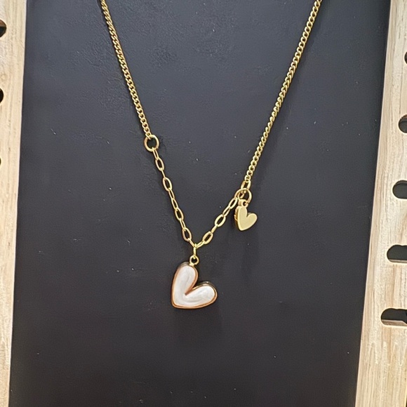 Jewelry - Gold Heart Pendant Necklace